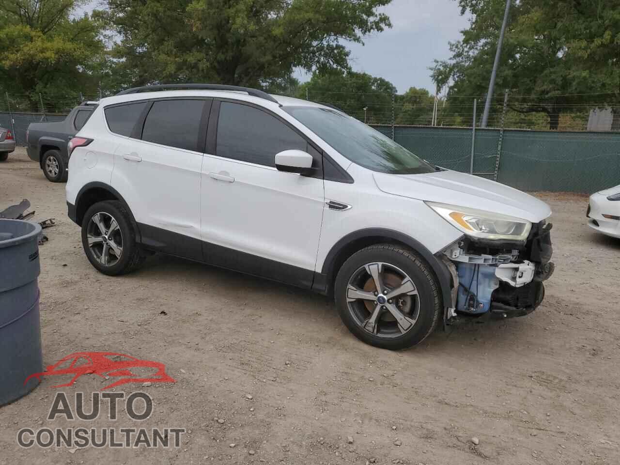 FORD ESCAPE 2017 - 1FMCU9G92HUB94279