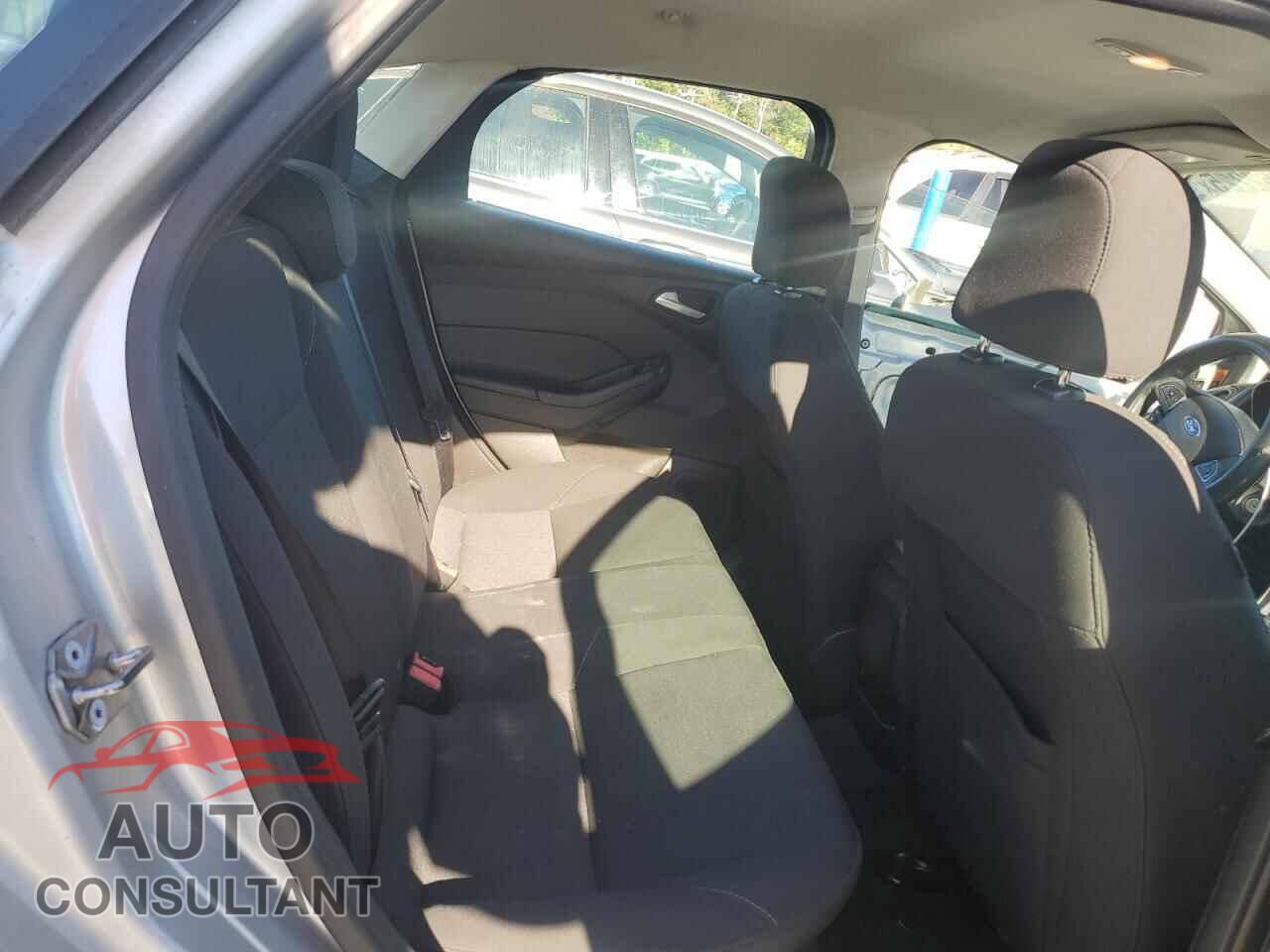 FORD FOCUS 2016 - 1FADP3F28GL365211