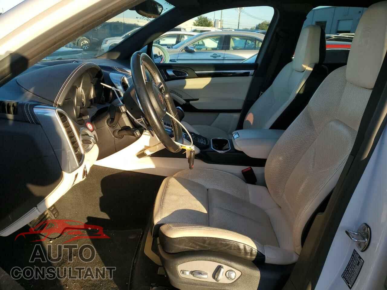 PORSCHE CAYENNE 2017 - WP1AA2A23HKA88280