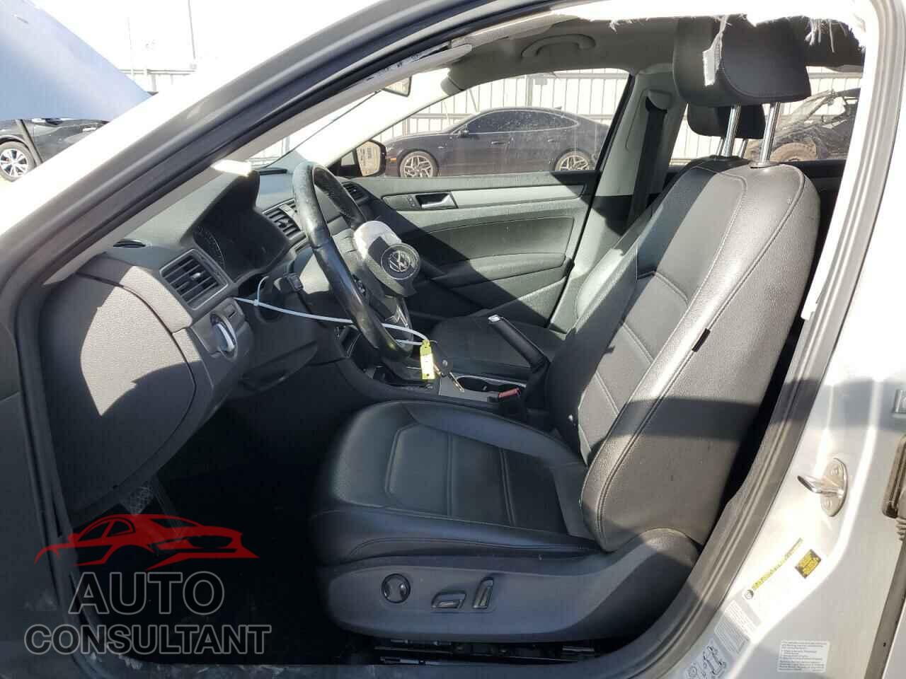 VOLKSWAGEN PASSAT 2015 - 1VWBV7A31FC087245