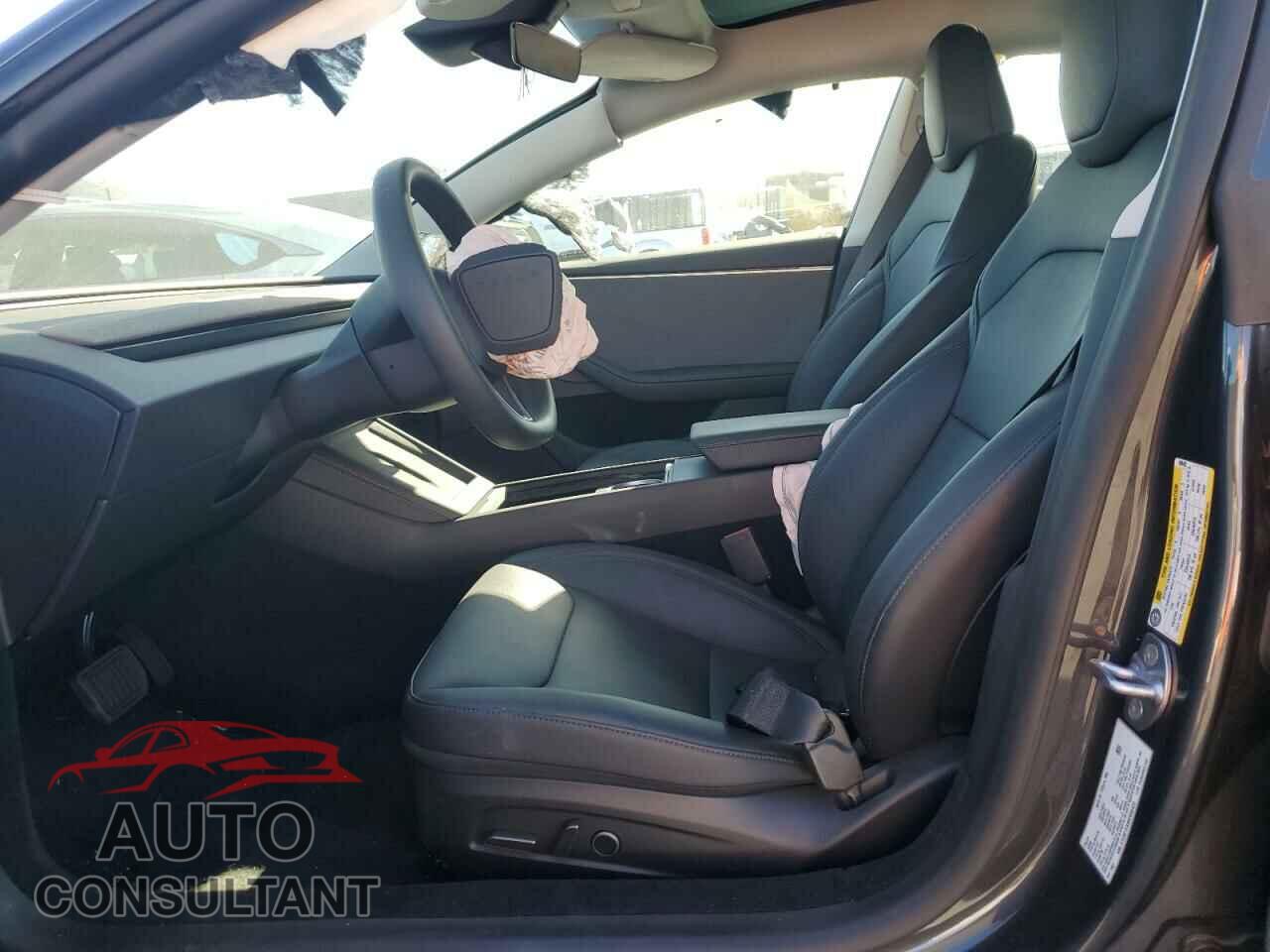 TESLA MODEL 3 2024 - 5YJ3E1EA9RF868423