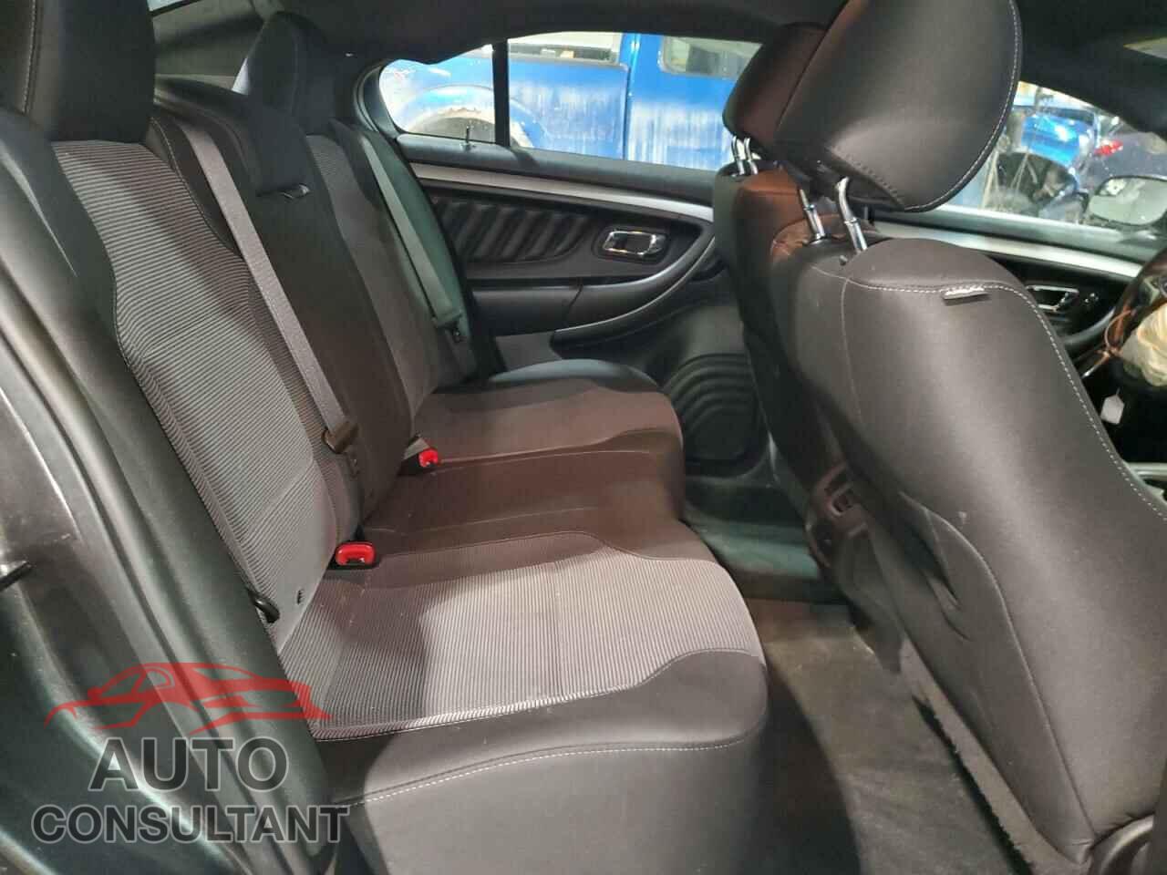 FORD TAURUS 2018 - 1FAHP2E86JG117122
