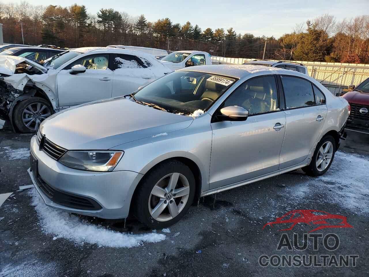 VOLKSWAGEN JETTA 2011 - 3VWDX7AJXBM030763