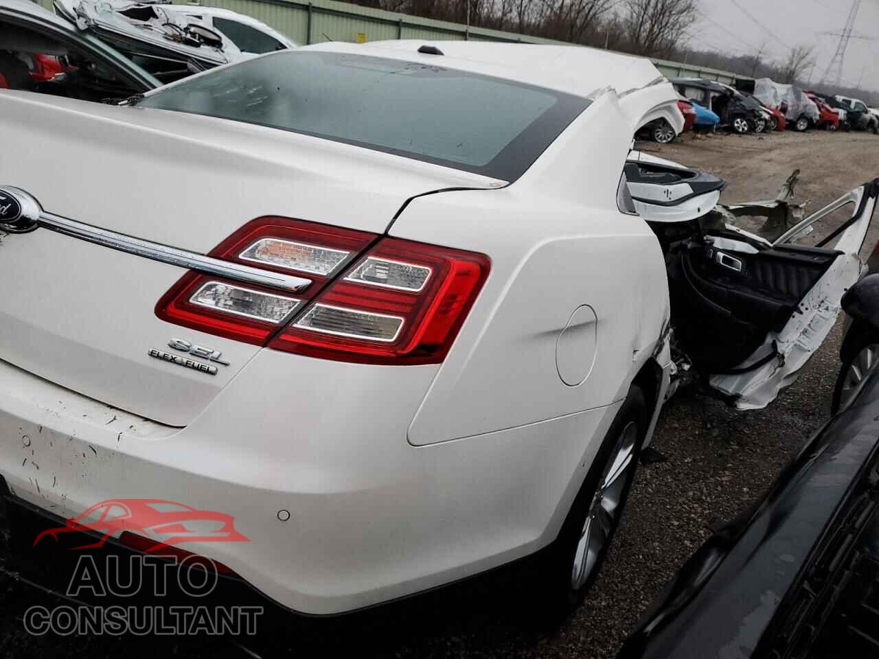 FORD TAURUS 2017 - 1FAHP2E83HG112437
