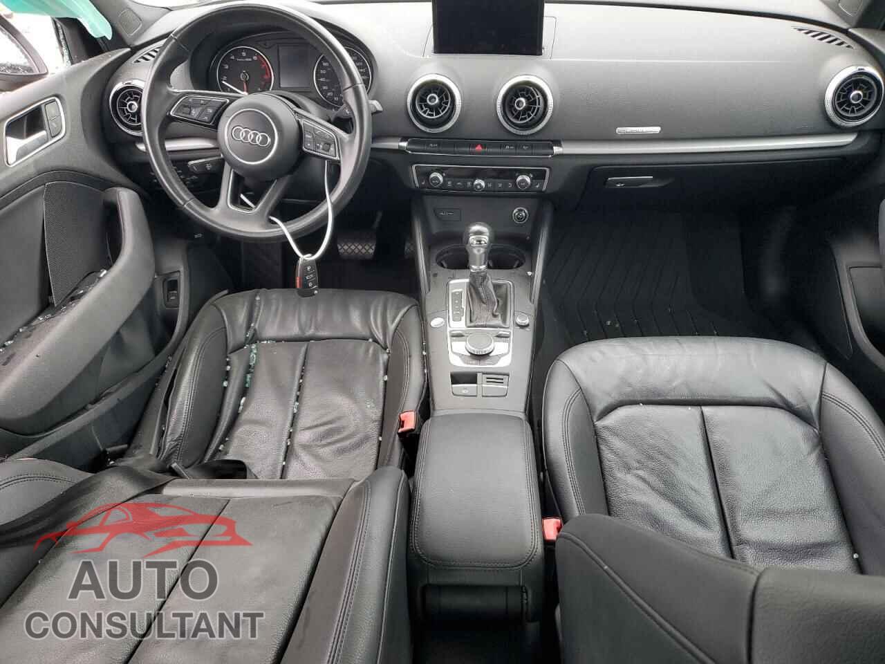 AUDI A3 2019 - WAUBEGFFXKA082943