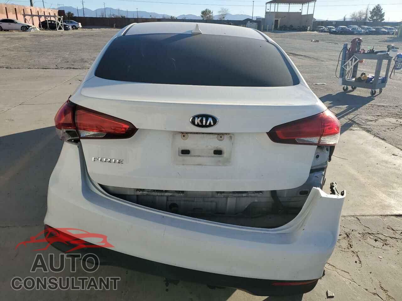 KIA FORTE 2017 - 3KPFK4A76HE140385