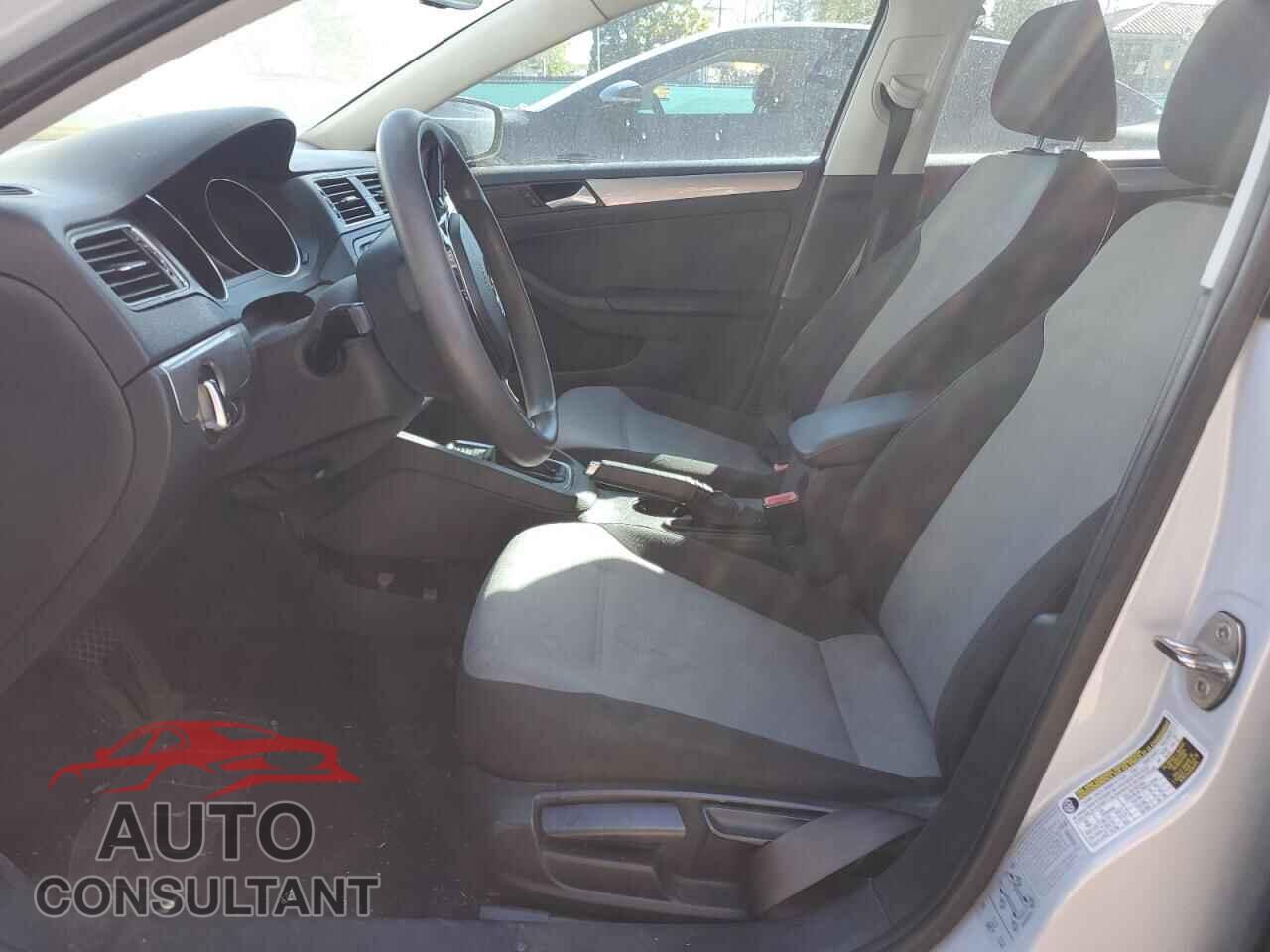 VOLKSWAGEN JETTA 2017 - 3VW2B7AJ0HM343576