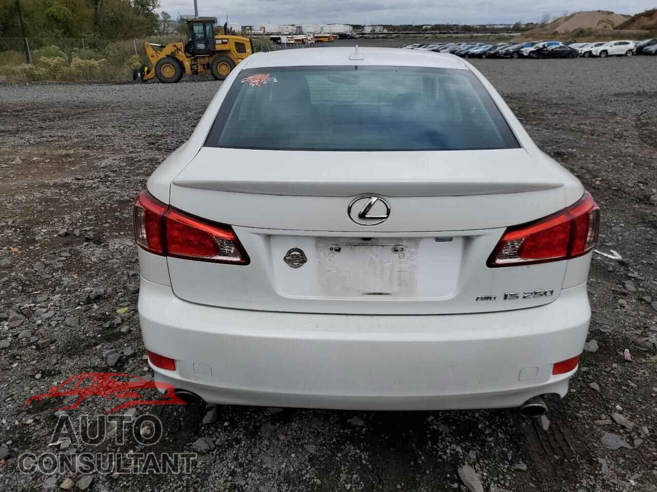 LEXUS IS 2011 - JTHCF5C27B5049898