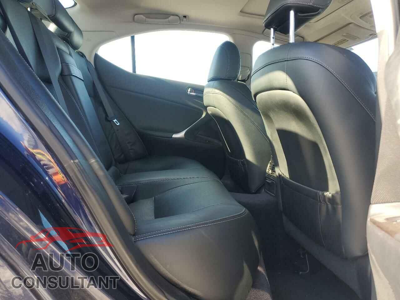 LEXUS IS 2012 - JTHCF5C24C5053733