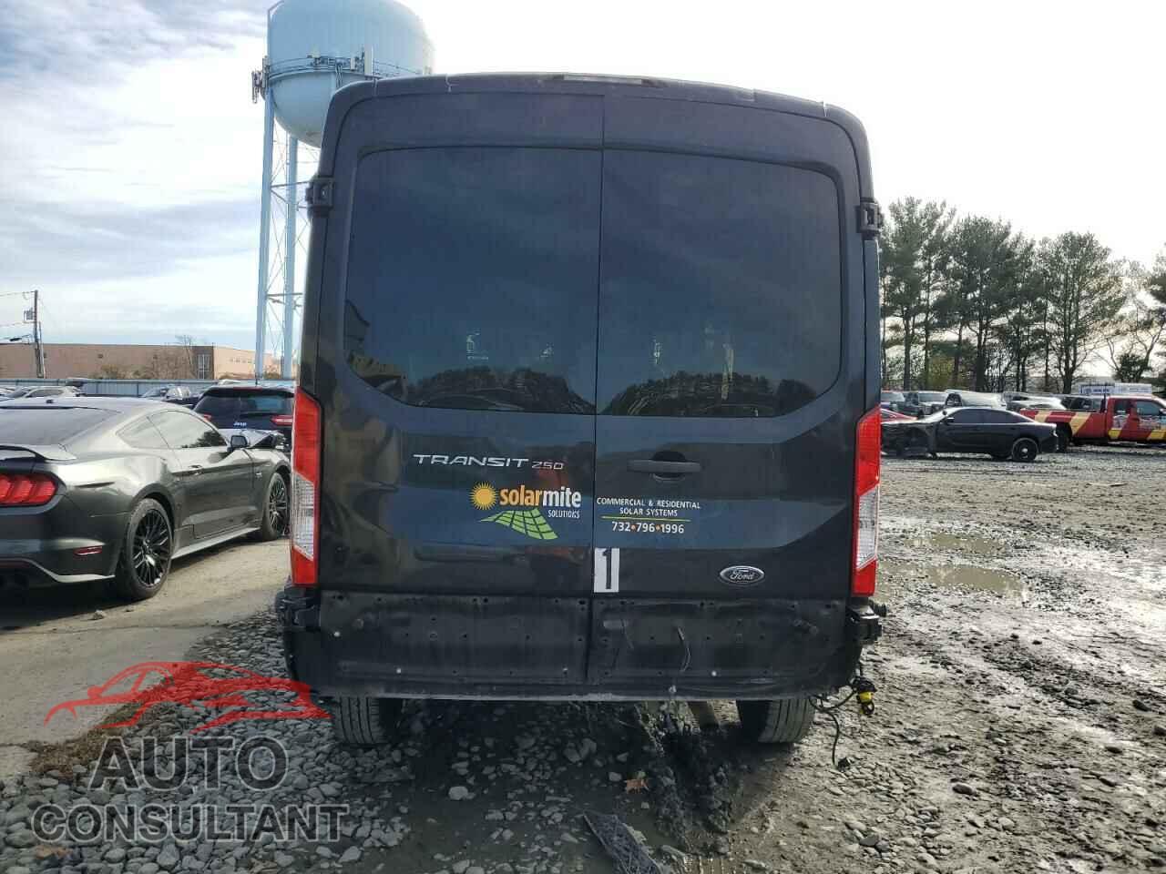 FORD TRANSIT 2015 - 1FTYR2CM5FKA73574