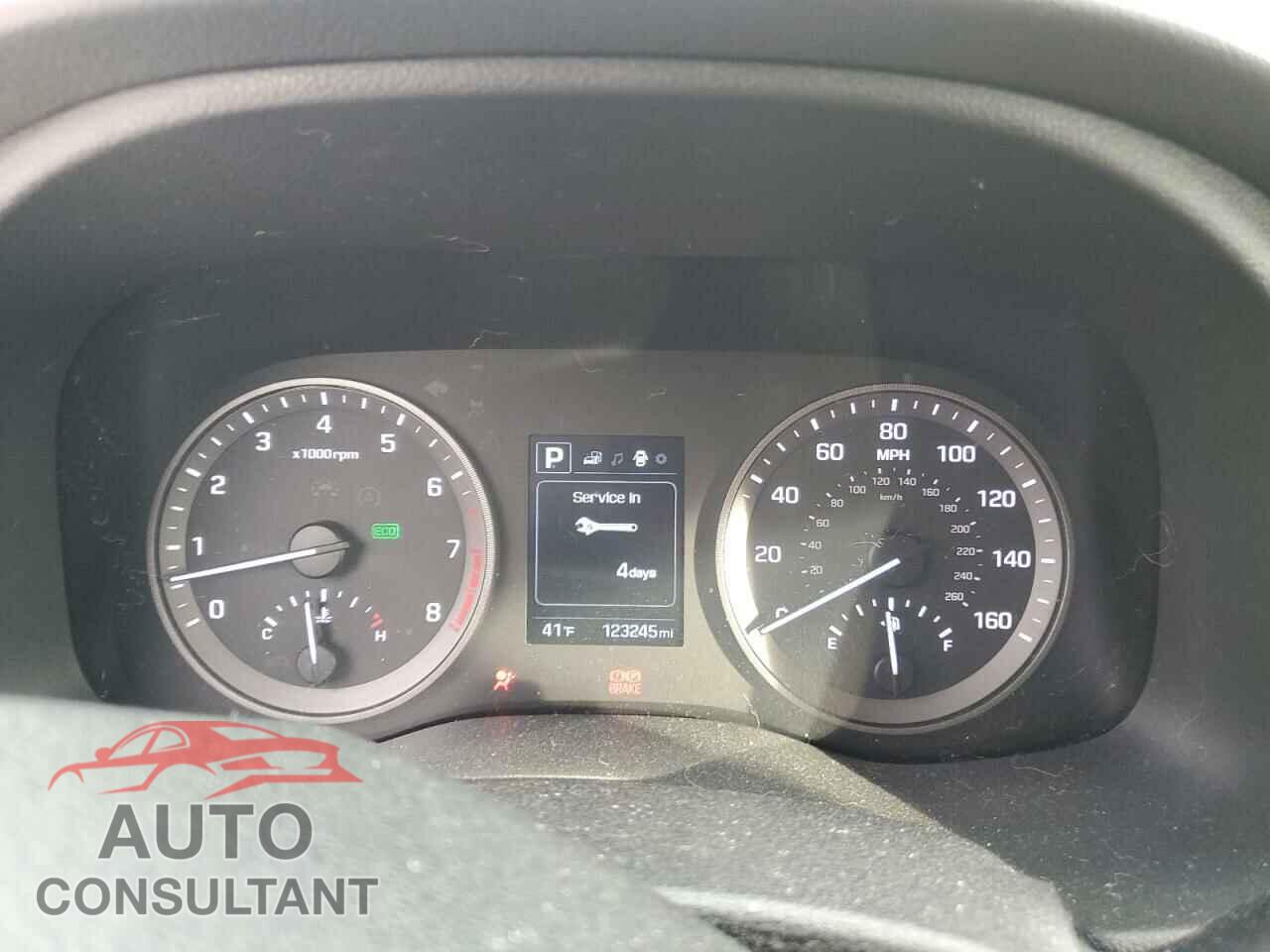 HYUNDAI TUCSON 2018 - KM8J3CA41JU683038