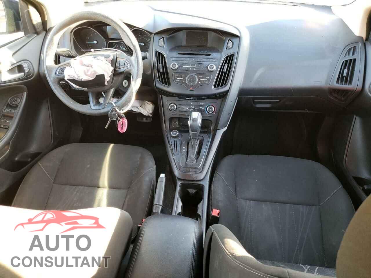 FORD FOCUS 2015 - 1FADP3F25FL246465