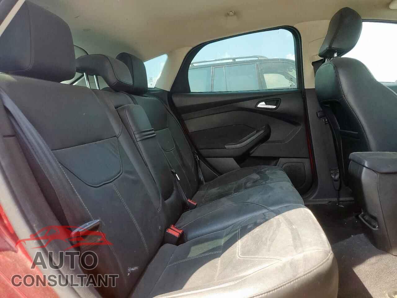 FORD FOCUS 2016 - 1FADP3K27GL379302