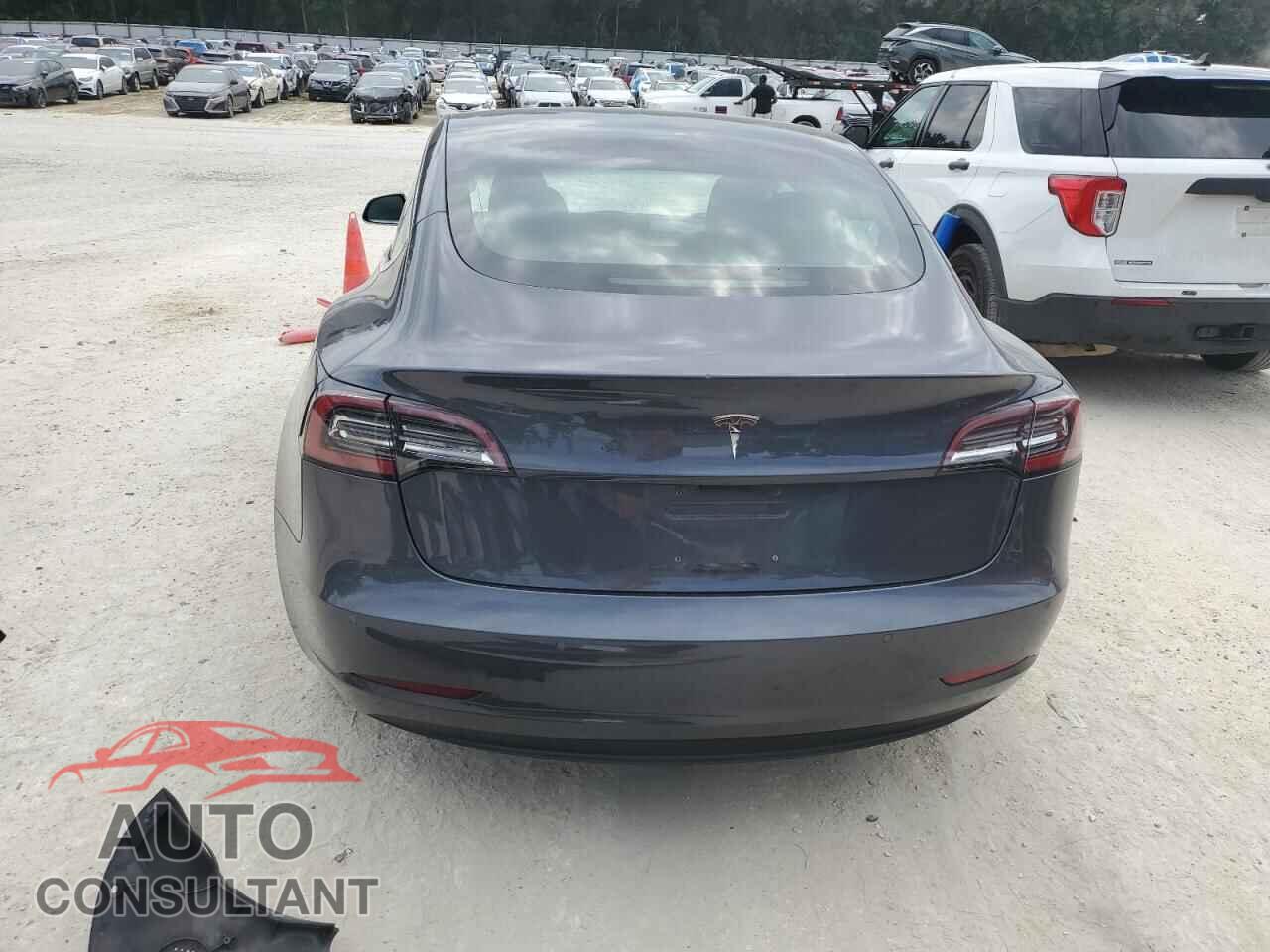 TESLA MODEL 3 2018 - 5YJ3E1EA5JF153496