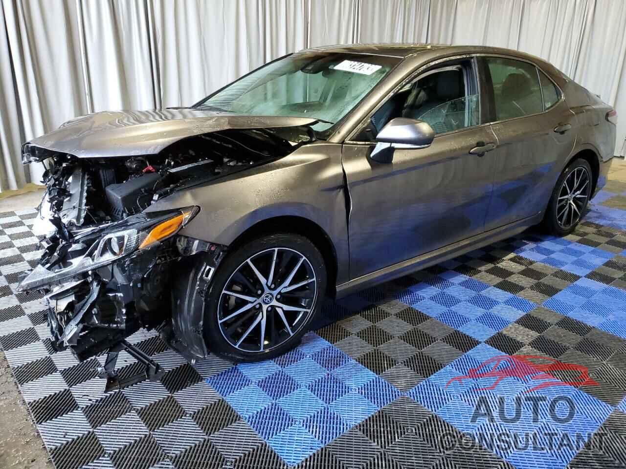 TOYOTA CAMRY 2022 - 4T1G11AK5NU010097