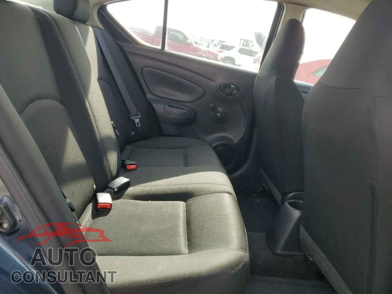 NISSAN VERSA 2017 - 3N1CN7AP3HL804734