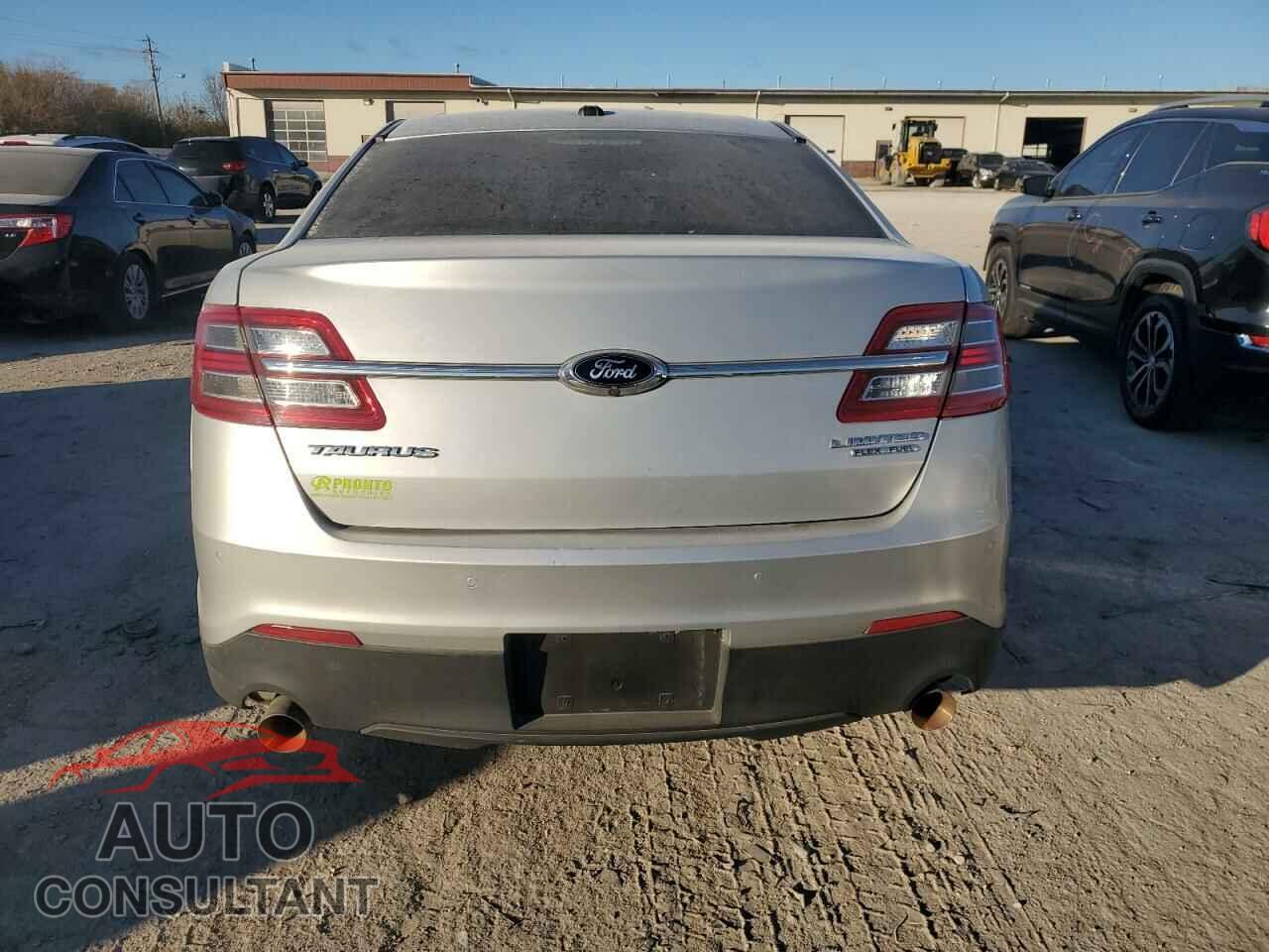 FORD TAURUS 2015 - 1FAHP2F82FG106138