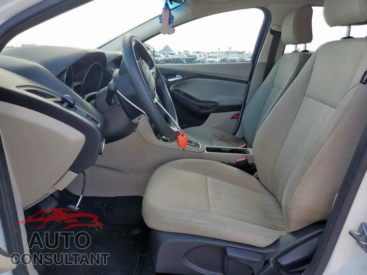 FORD FOCUS 2017 - 1FADP3F20HL324623