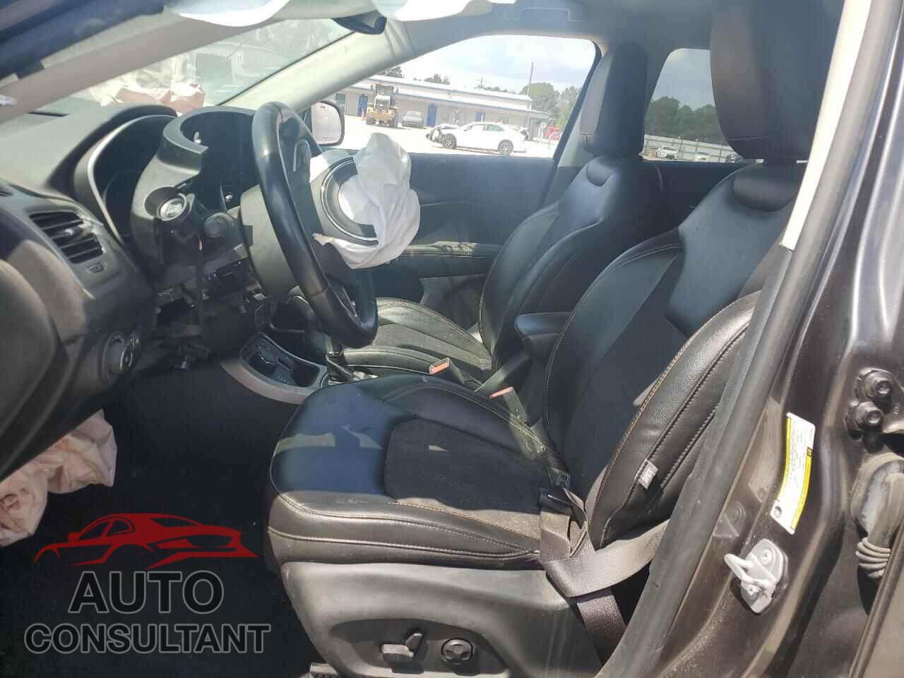 JEEP COMPASS 2018 - 3C4NJDBB2JT282980
