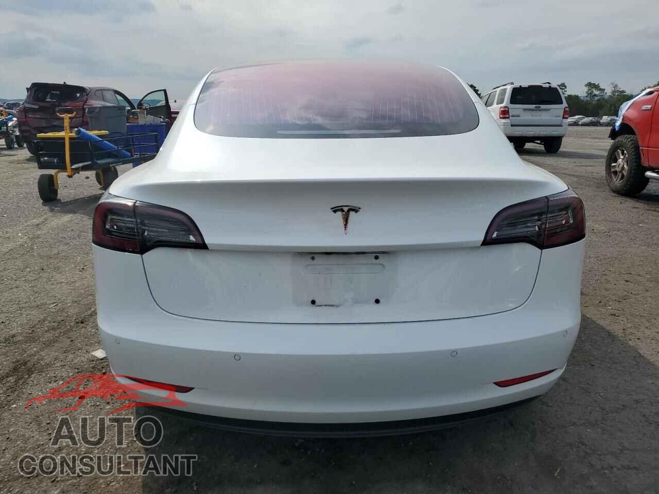 TESLA MODEL 3 2018 - 5YJ3E1EA8JF032994