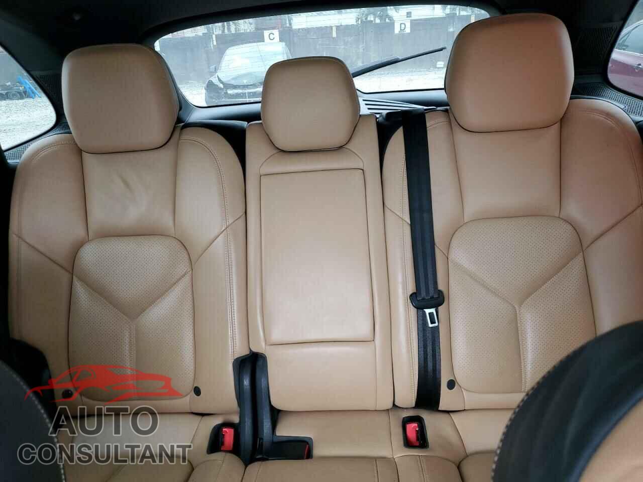 PORSCHE CAYENNE 2016 - WP1AA2A24GLA01737