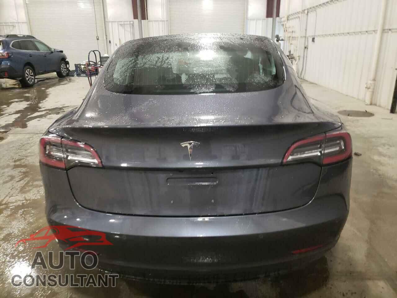 TESLA MODEL 3 2018 - 5YJ3E1EB9JF113995