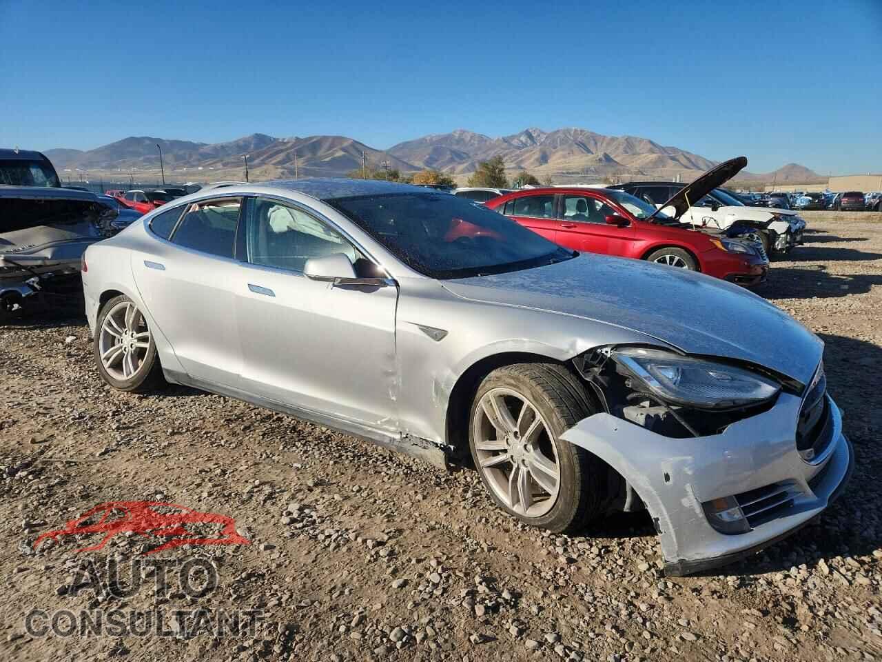 TESLA MODEL S 2013 - 5YJSA1AG2DFP09401