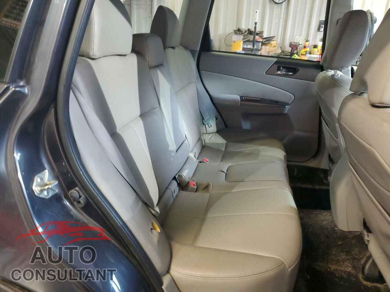SUBARU FORESTER 2013 - JF2SHAEC2DH420104