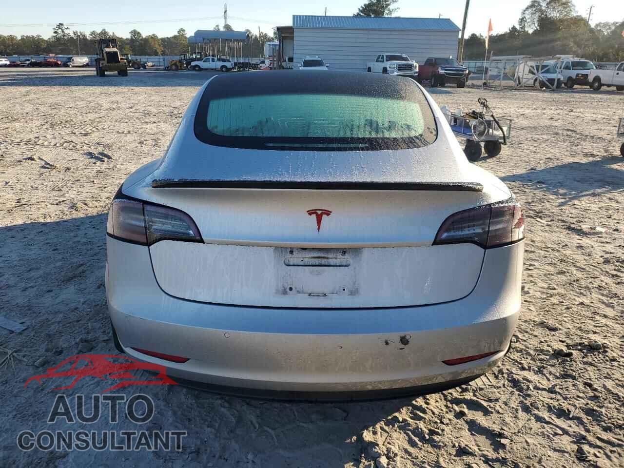 TESLA MODEL 3 2018 - 5YJ3E1EA5JF044021