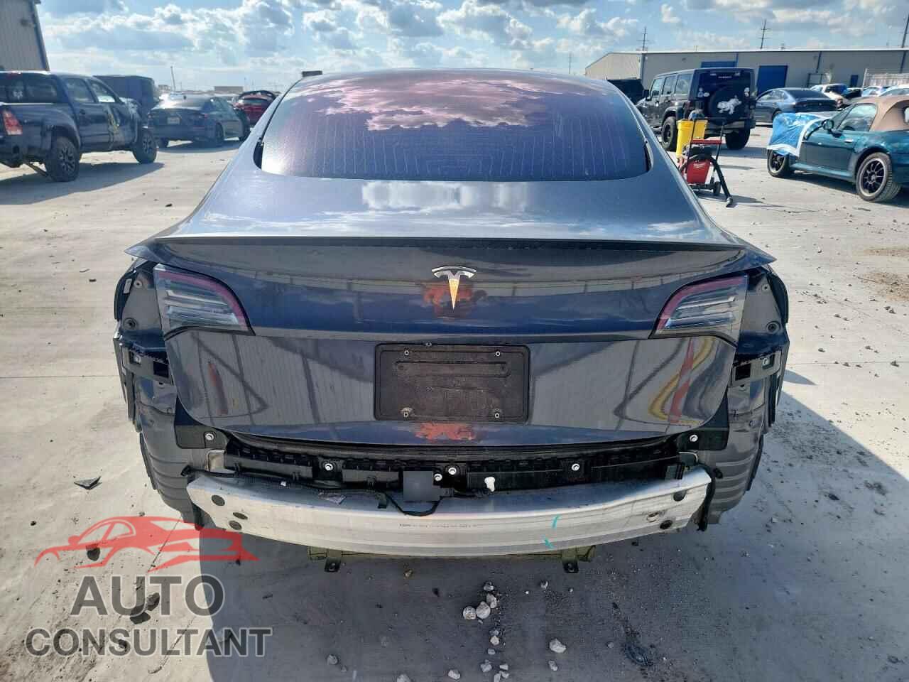 TESLA MODEL 3 2018 - 5YJ3E1EAXJF012097