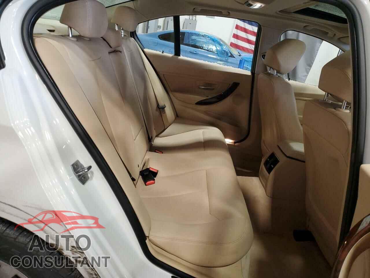 BMW 3 SERIES 2016 - WBA8E5G58GNU21865