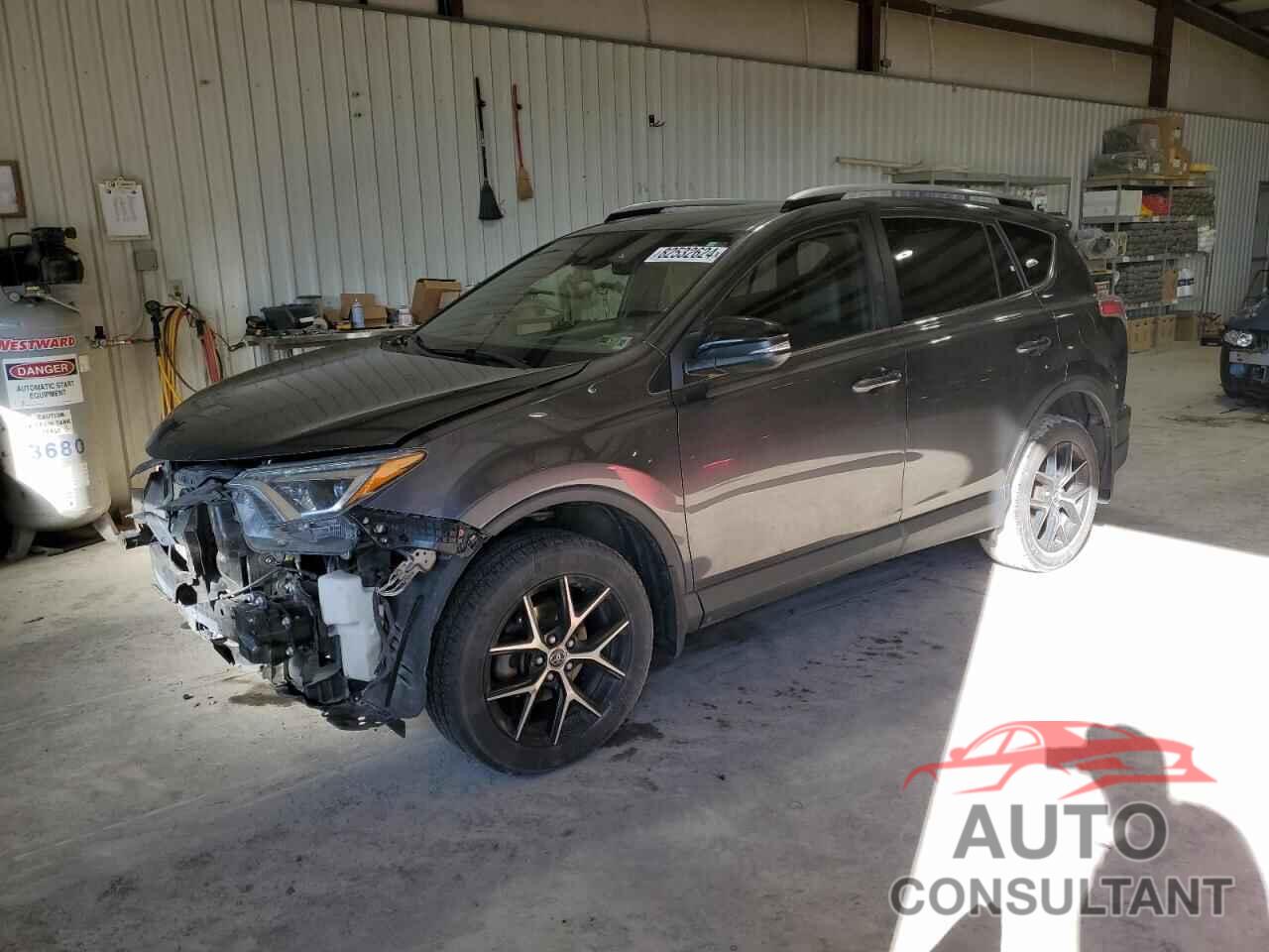 TOYOTA RAV4 2018 - JTMJFREV7JD242662