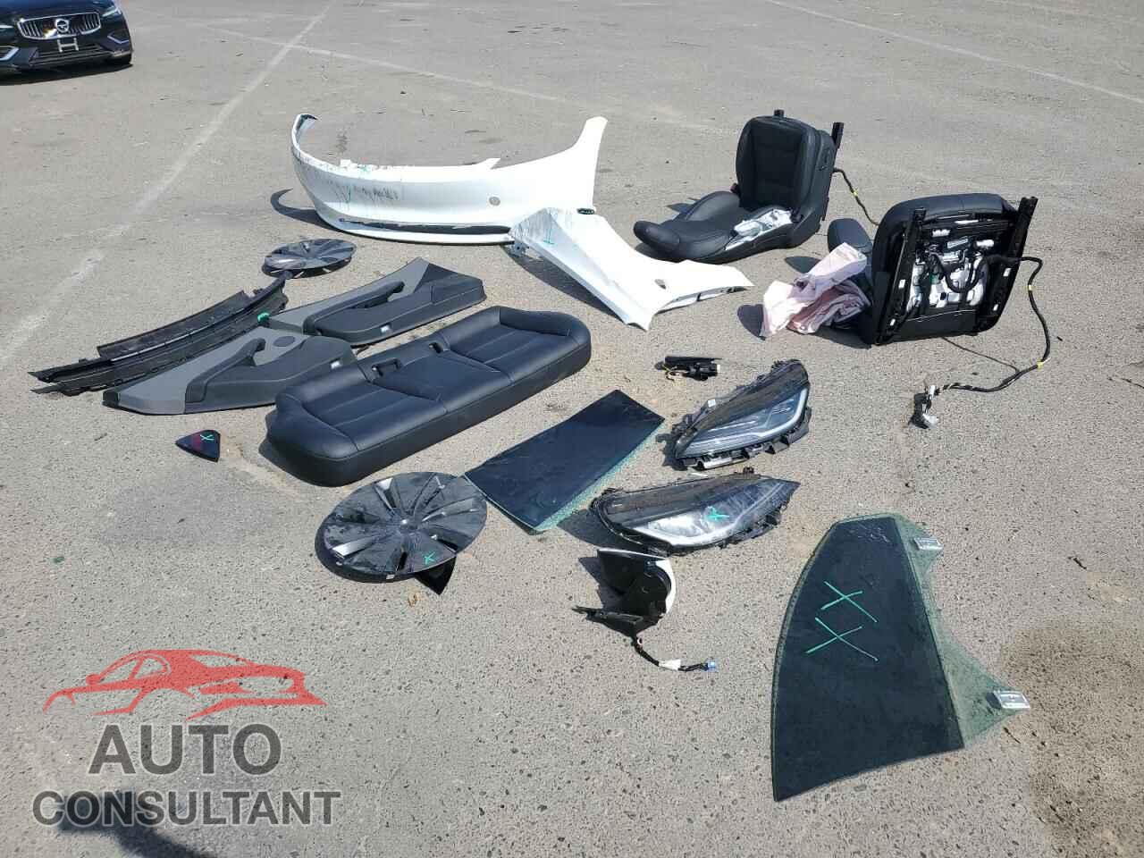 TESLA MODEL 3 2024 - 5YJ3E1EA6RF855709