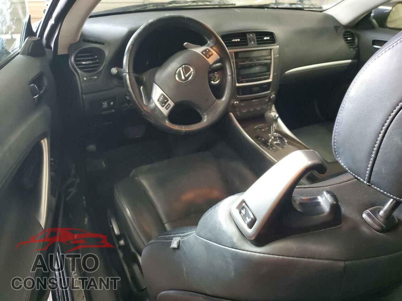 LEXUS IS 2011 - JTHFF2C22B2520711