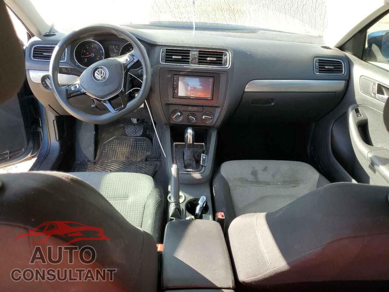VOLKSWAGEN JETTA 2017 - 3VW2B7AJ5HM412889