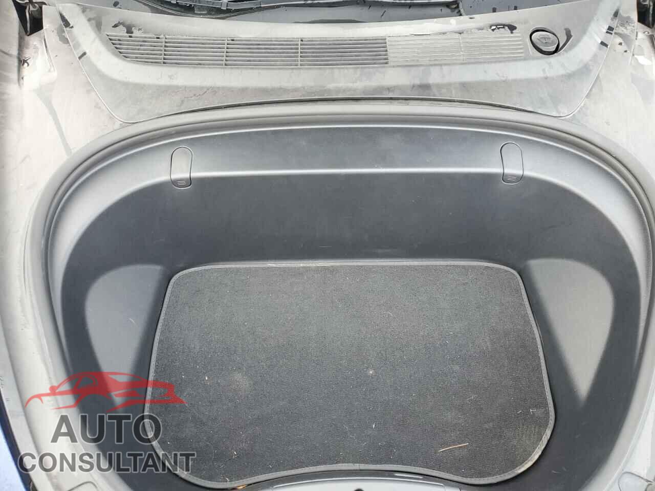 TESLA MODEL 3 2018 - 5YJ3E1EB3JF090066