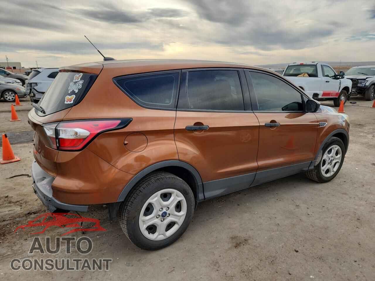 FORD ESCAPE 2017 - 1FMCU0F77HUD11298