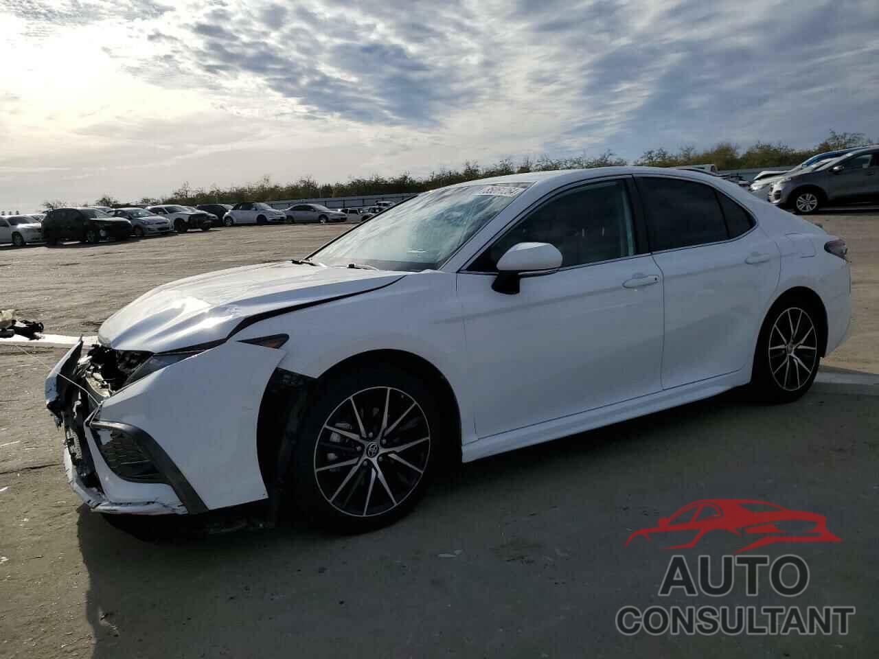 TOYOTA CAMRY 2022 - 4T1G11AK5NU677347