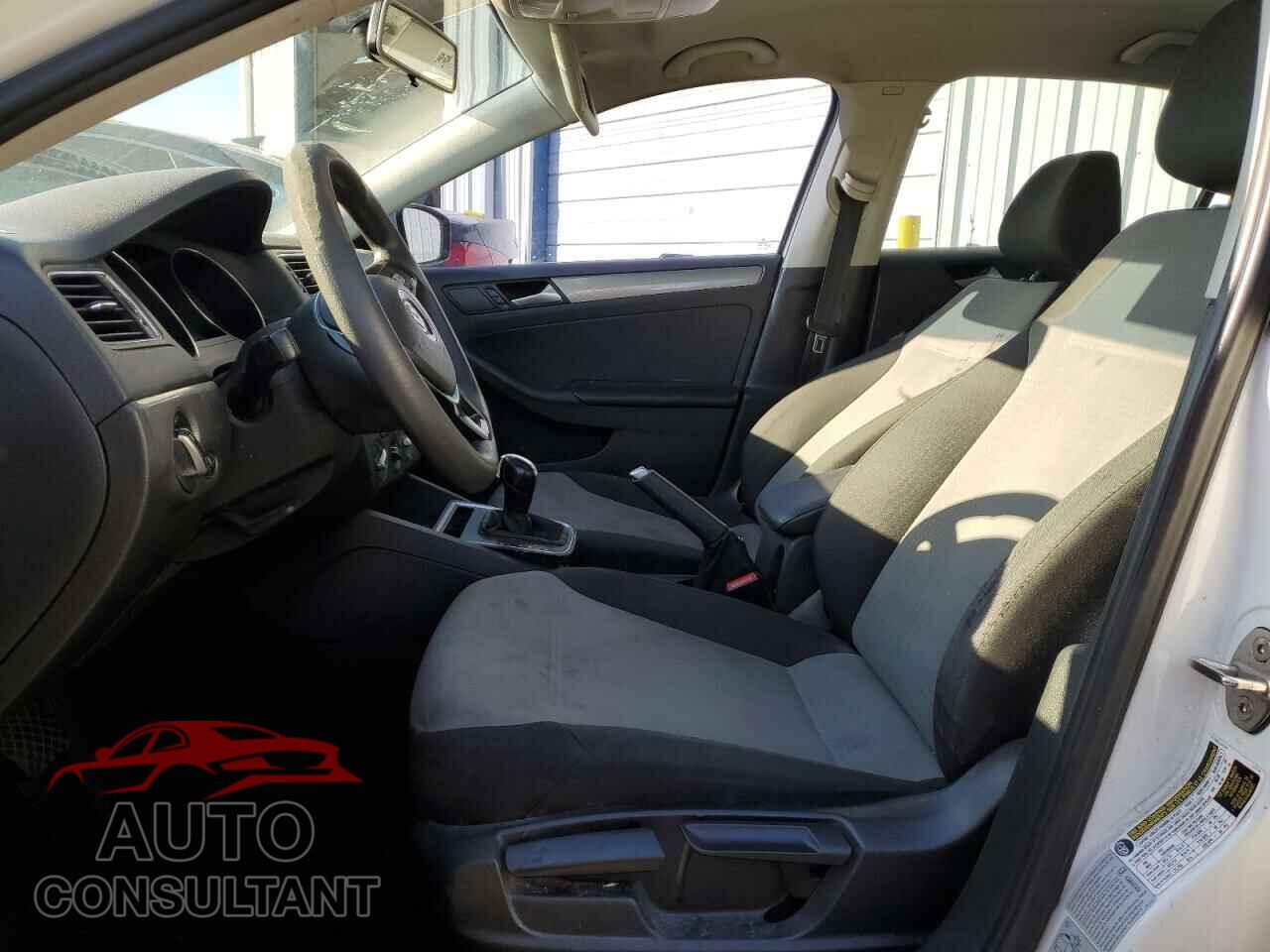 VOLKSWAGEN JETTA 2017 - 3VW2B7AJ9HM375975