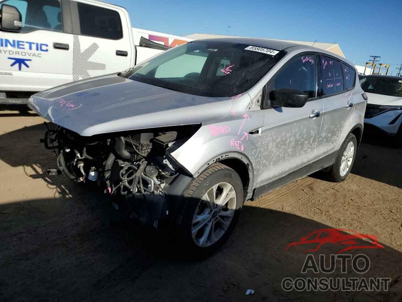 FORD ESCAPE 2017 - 1FMCU0F73HUC66568
