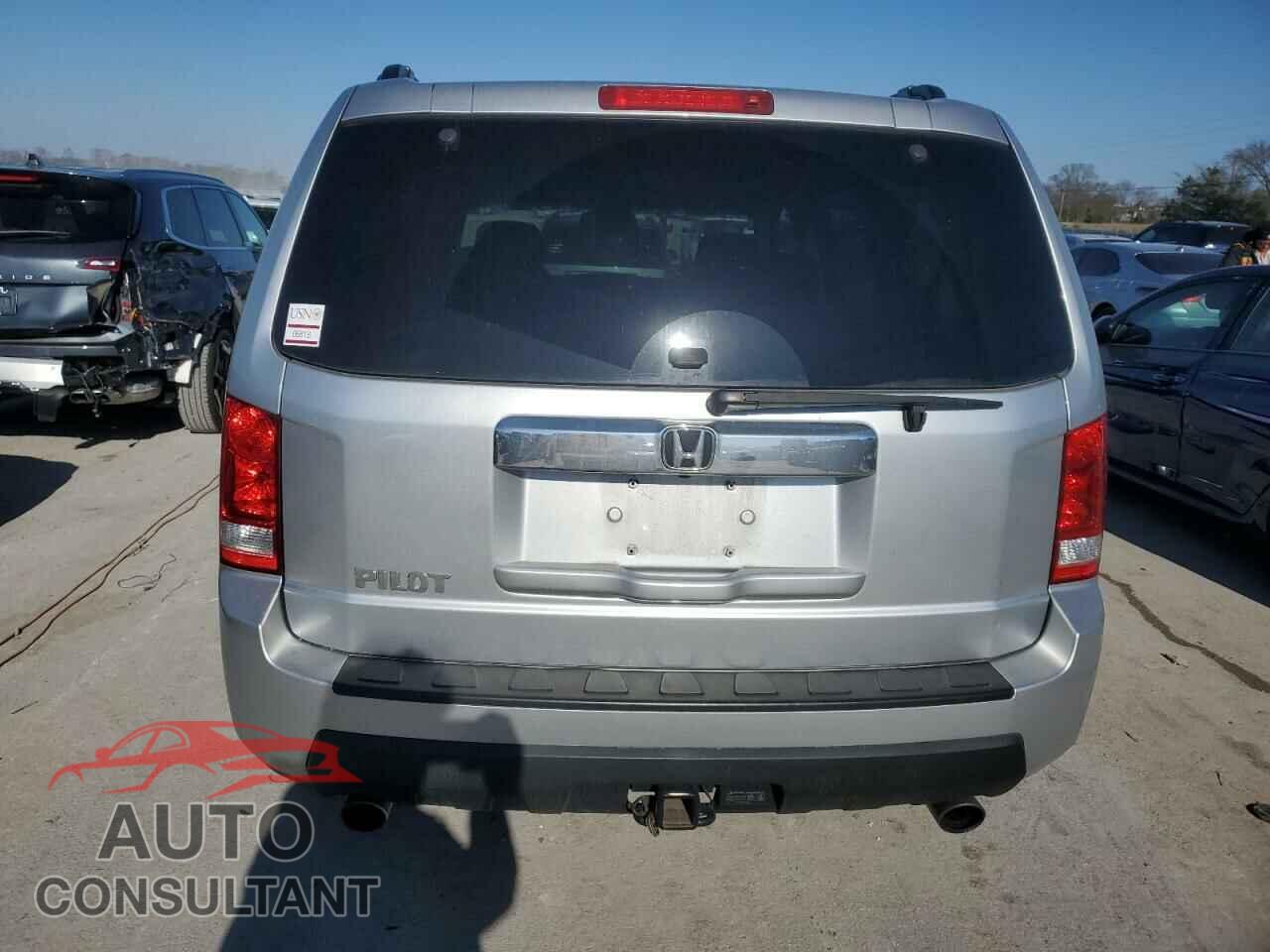 HONDA PILOT 2011 - 5FNYF3H57BB020558
