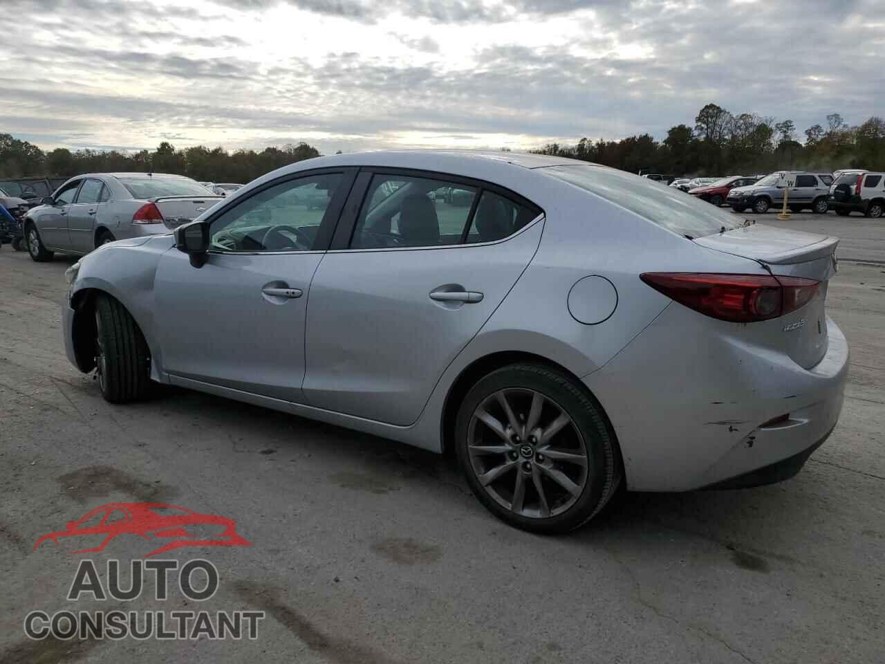 MAZDA 3 2018 - 3MZBN1V34JM207263