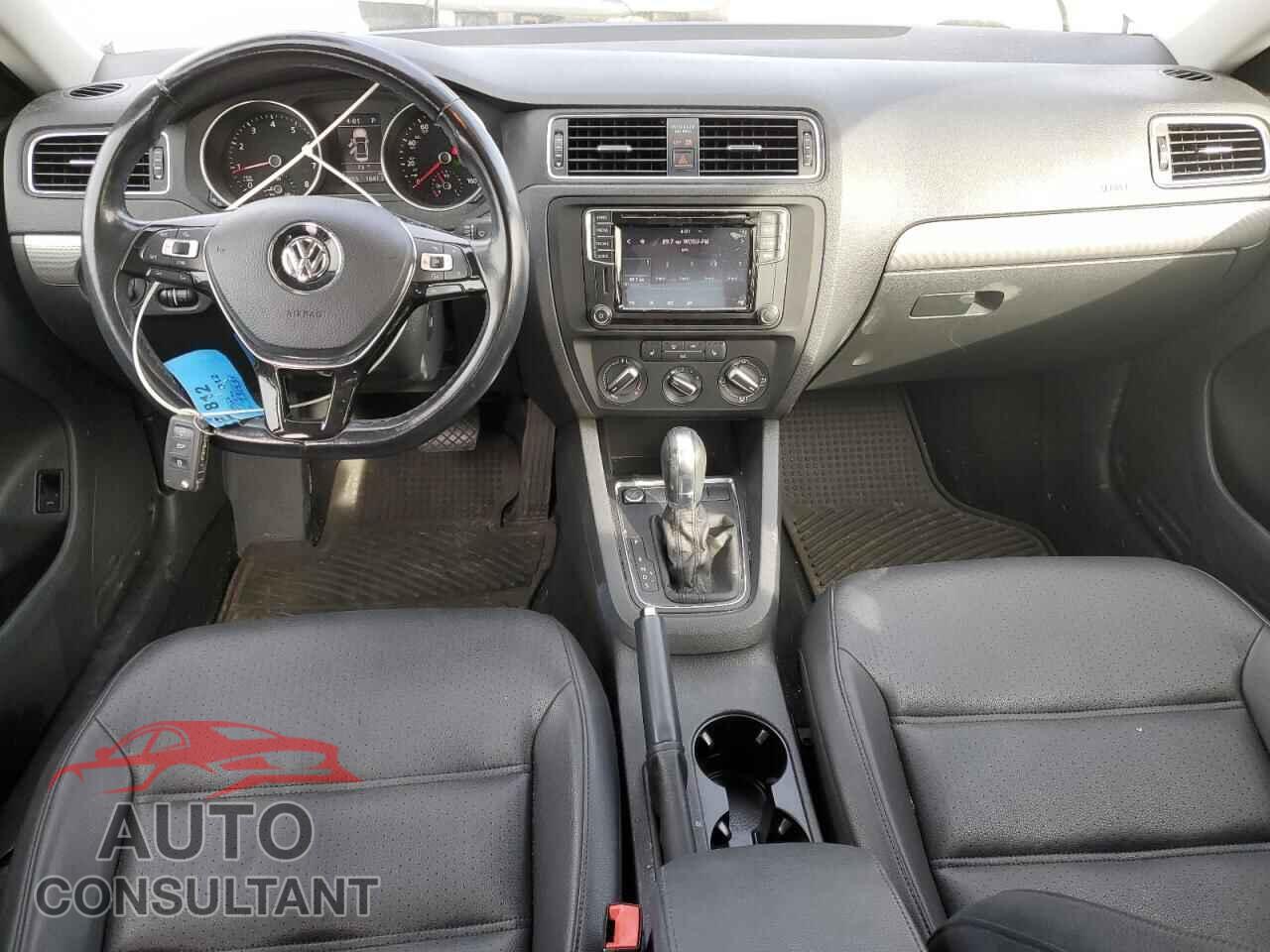 VOLKSWAGEN JETTA 2017 - 3VWDB7AJ2HM399706