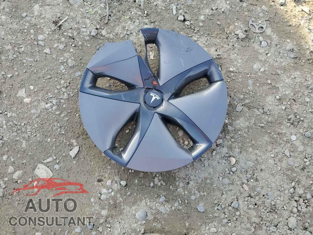 TESLA MODEL 3 2019 - 5YJ3E1EA9KF410158