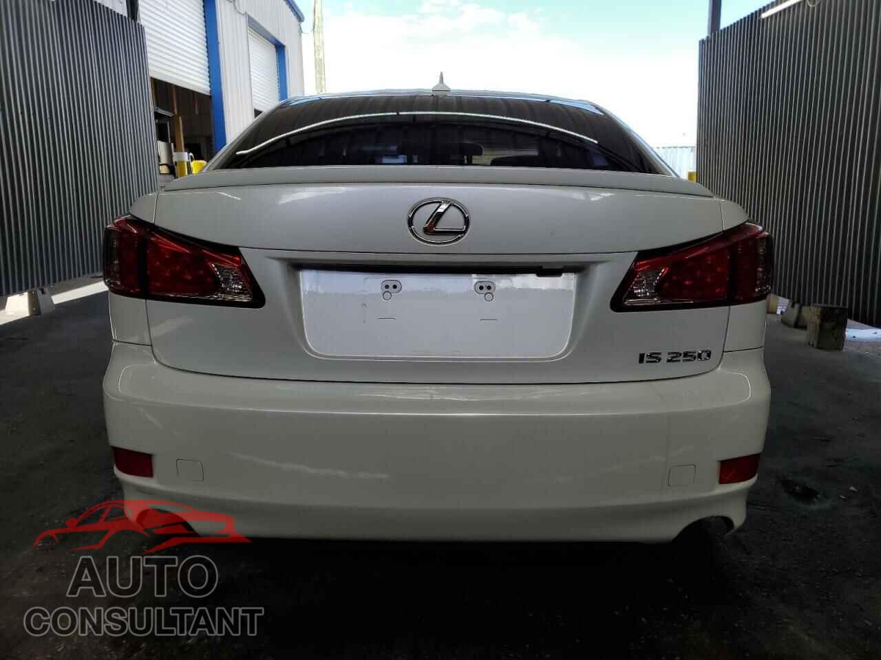 LEXUS IS 2012 - JTHBF5C2XC5180403