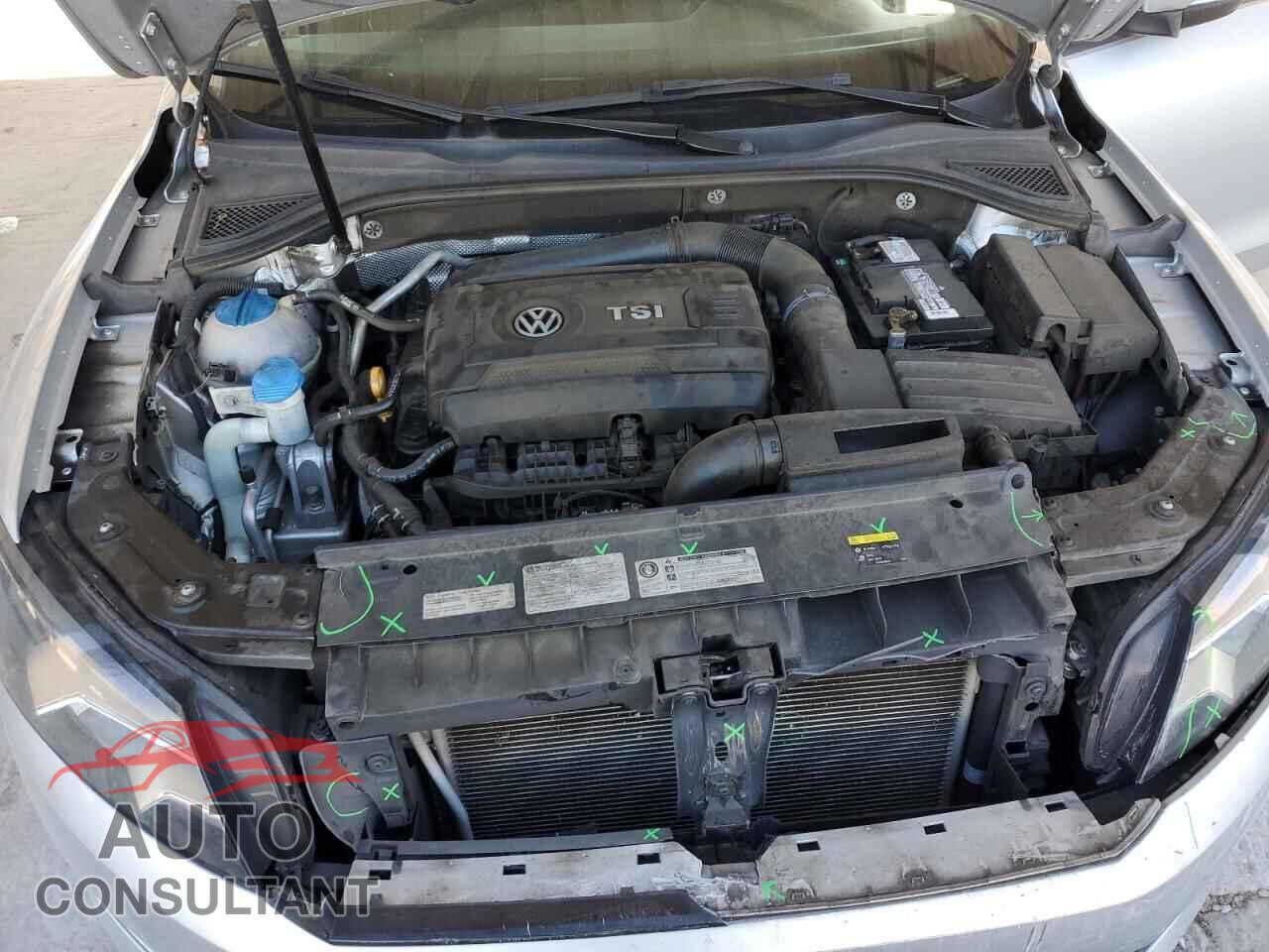 VOLKSWAGEN PASSAT 2015 - 1VWAT7A30FC076996
