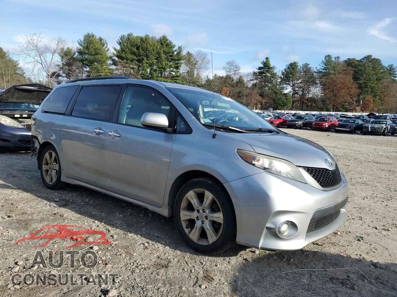 TOYOTA SIENNA 2013 - 5TDXK3DC8DS290571