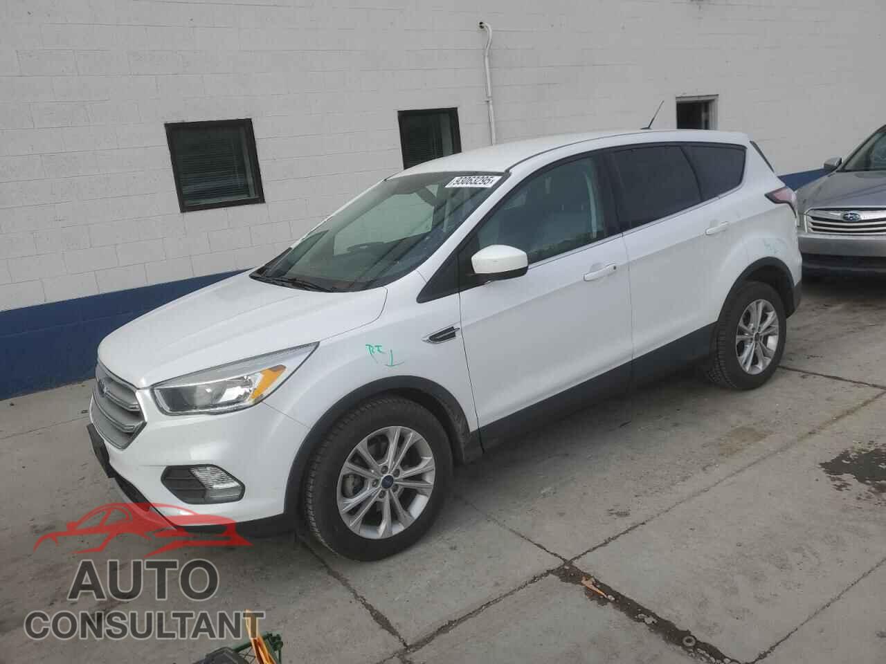 FORD ESCAPE 2017 - 1FMCU0GD9HUC35233