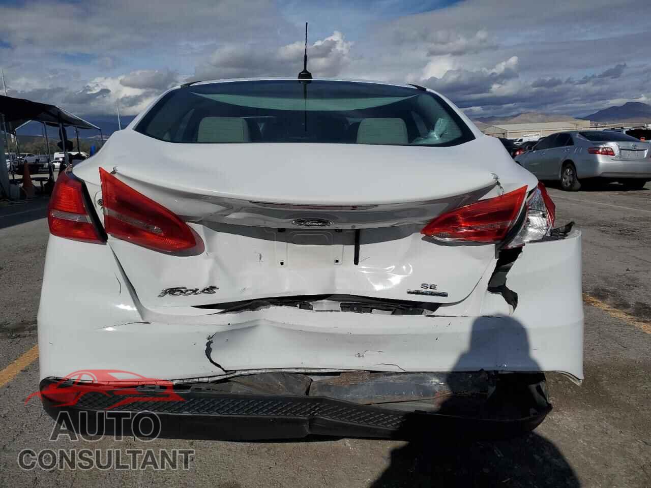 FORD FOCUS 2015 - 1FADP3F24FL262723