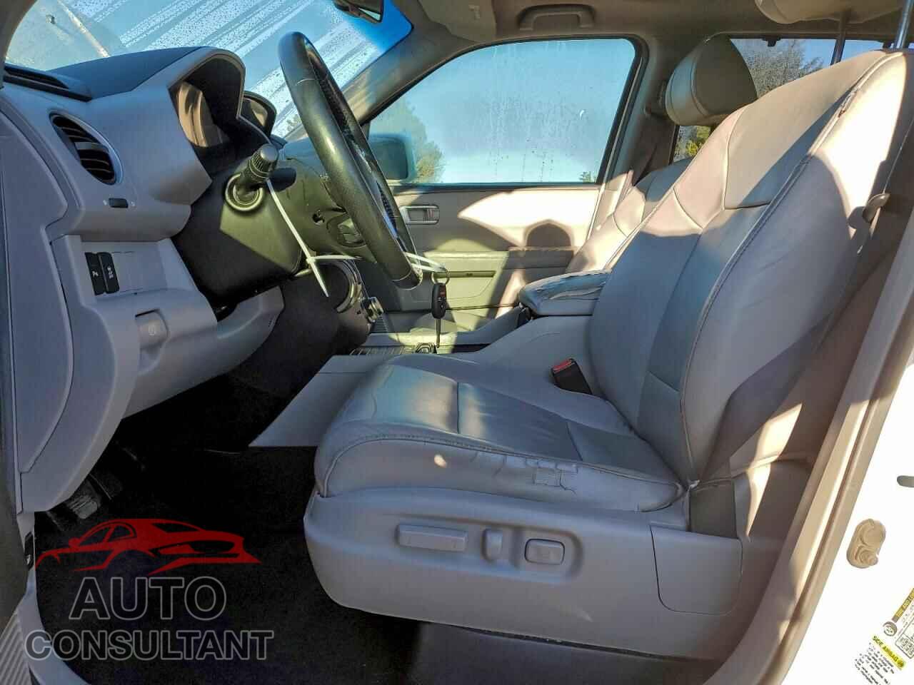 HONDA PILOT 2012 - 5FNYF3H99CB027127